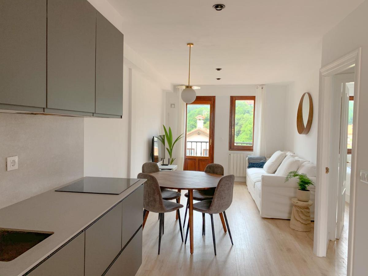 Acogedor Apartamento Con Terraza Y Parking Publico En Comillas Zewnętrze zdjęcie